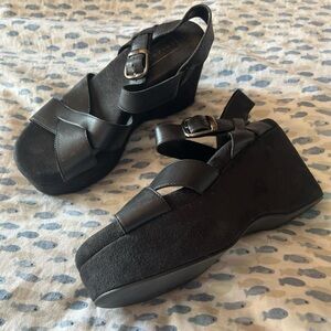 Size 6 Arizona Jeans black chunky platform sandals